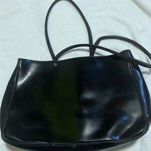 Furla Black Leather Shoulder Bag with Elegant Design